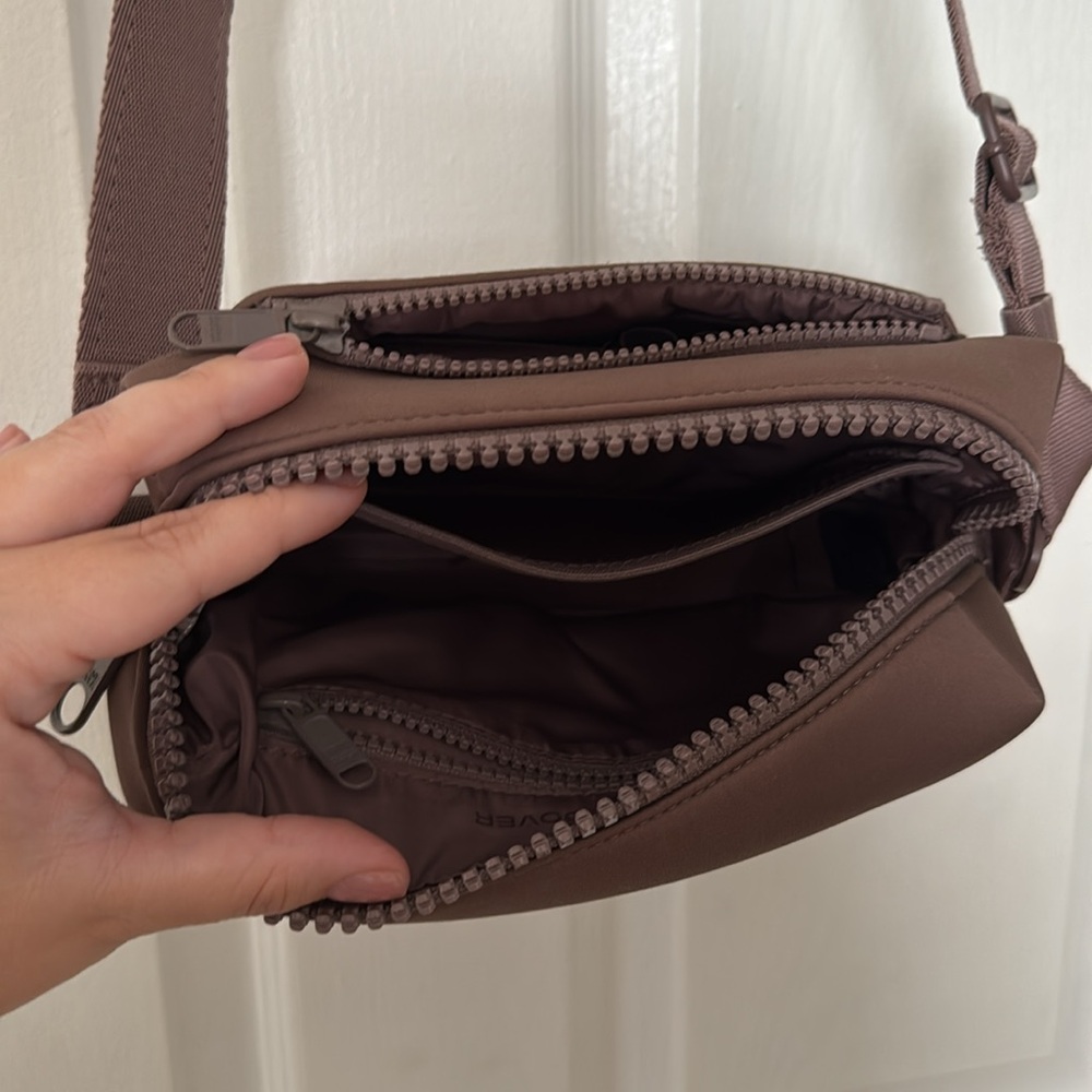 Micah Crossbody - Picture 6 of 9
